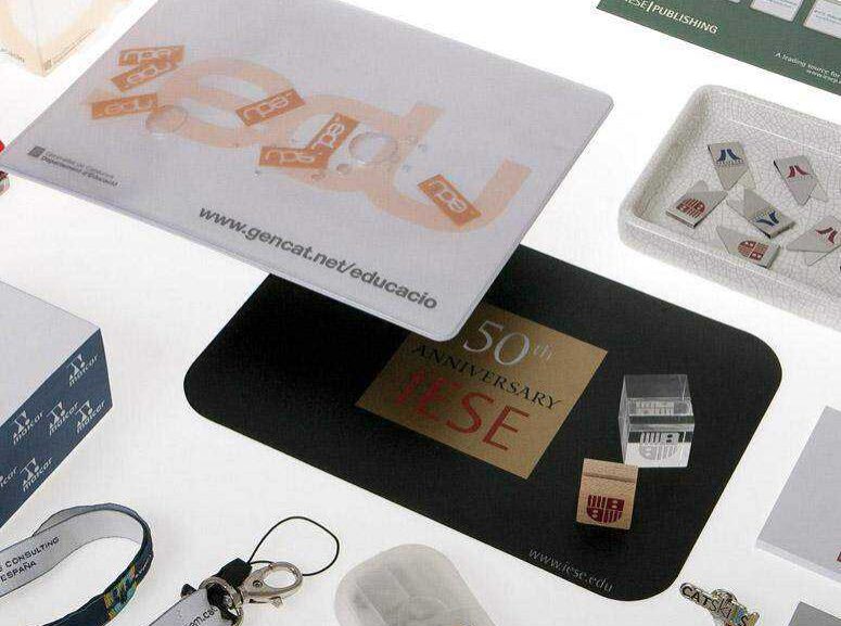 Alfombrillas, clips, lanyards, gadgets