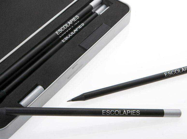 Conjunto de lápices con estuche metálico
